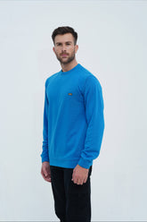 Xea plain blue sweatshirt for men offers the perfect mix of comfort and style. Ideal for casual wear, it’s soft, lightweight, and easy to layer.
