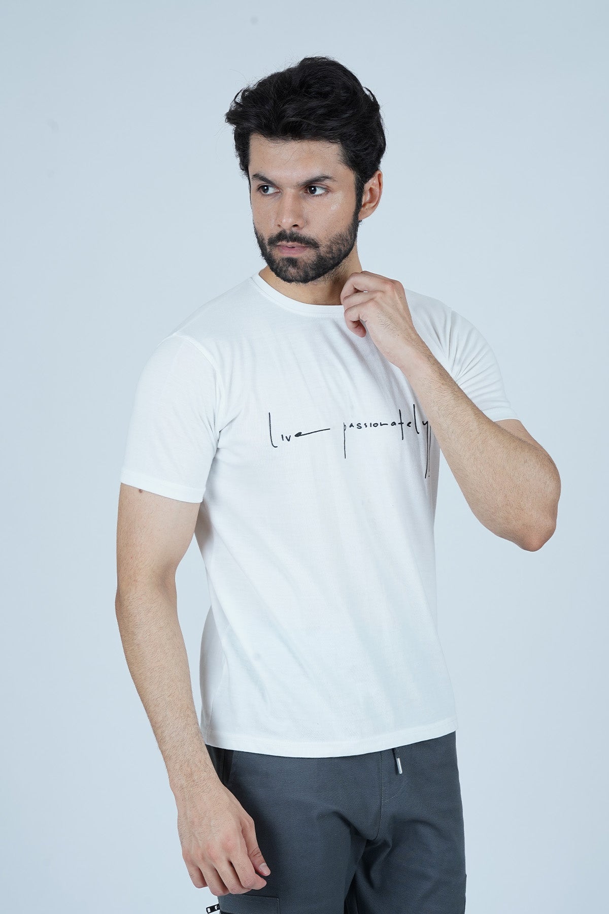-  Letter Graphic White T-Shirt - Xea Clothing