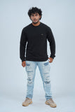 The Graphic Free Black Sweatshirt by Xea offers a harmonious blend of comfort and fashion for men. Ideal for everyday use, this sweatshirt is lightweight, soft, and ideal for layering.