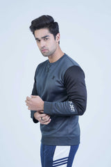 Take your style to new heights with this bold Contrast Sleeves Sweatshirt Grey for men! Embrace fashion's excitement with striking sleeves, perfect for modernizing your wardrobe. Elevate your casual look with jeans or joggers for a dynamic and chic outfit. -  Contrast Sleeves Sweatshirt Grey - Xea Clothing -  Contrast Sleeves Sweatshirt Grey - Xea Clothing