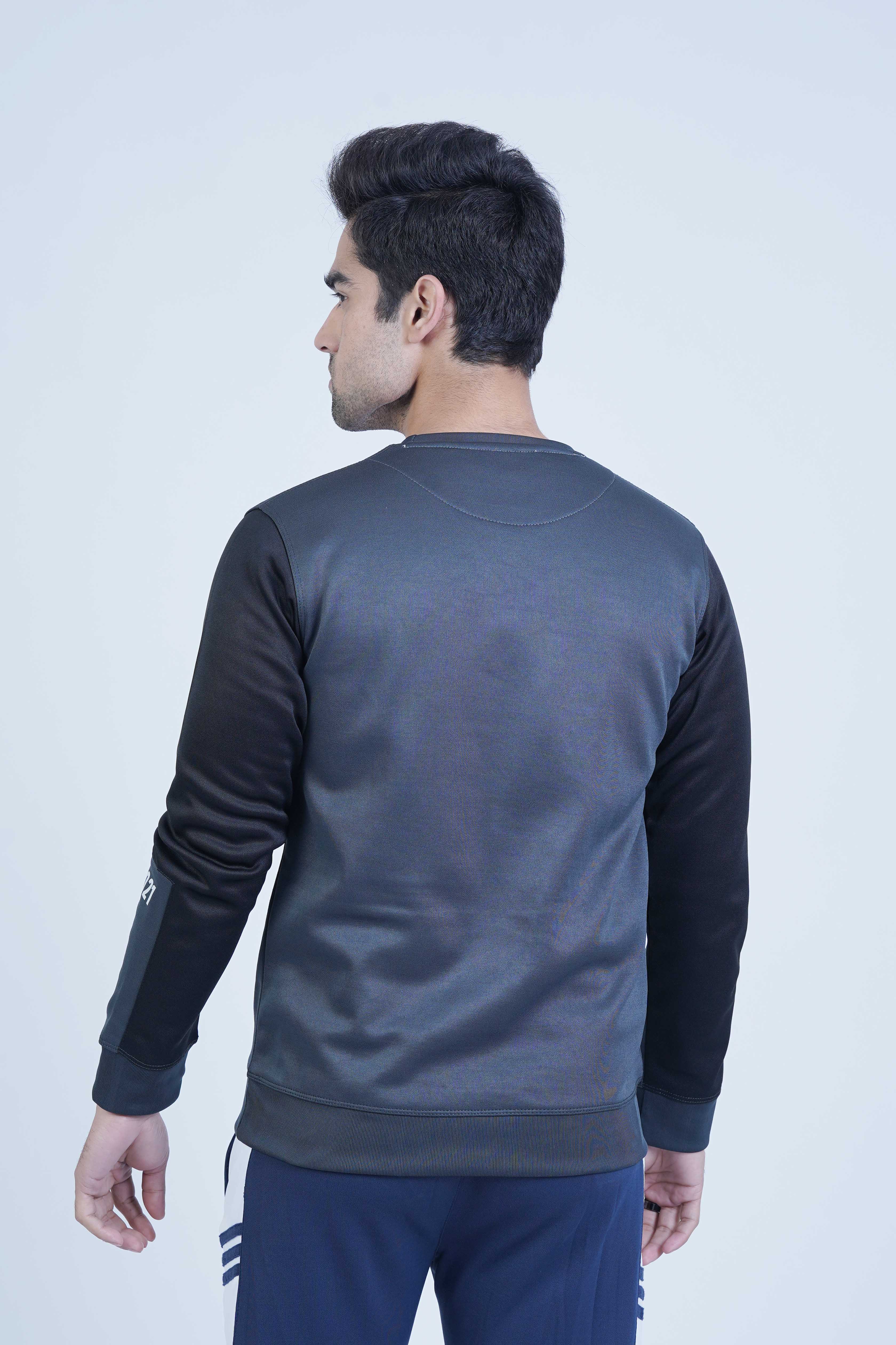 Take your style to new heights with this bold Contrast Sleeves Sweatshirt Grey for men! Embrace fashion's excitement with striking sleeves, perfect for modernizing your wardrobe. Elevate your casual look with jeans or joggers for a dynamic and chic outfit.