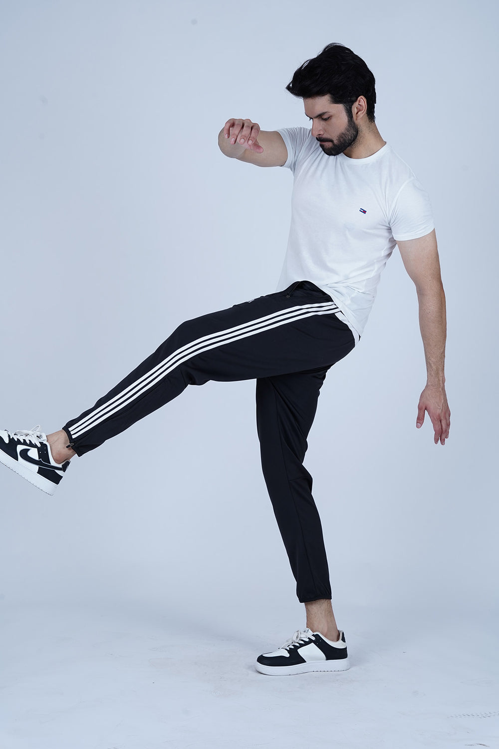 black trousers for men with modern fit