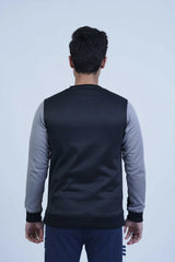 Add a modern touch to your wardrobe with this stylish black sweatshirt for men. Featuring eye-catching contrast sleeves, it's perfect for elevating your casual look. You can easily pair it with jeans or joggers and create a versatile and trendy outfit. -  Contrast Sleeves Sweatshirt Black - Xea Clothing -  Contrast Sleeves Sweatshirt Black - Xea Clothing