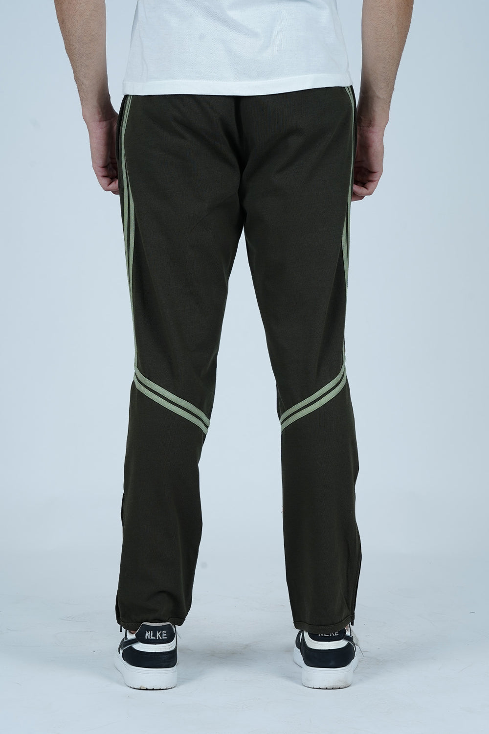 Everyday trousers for men with perfect comfort and modern style. Ideal for daily routine.