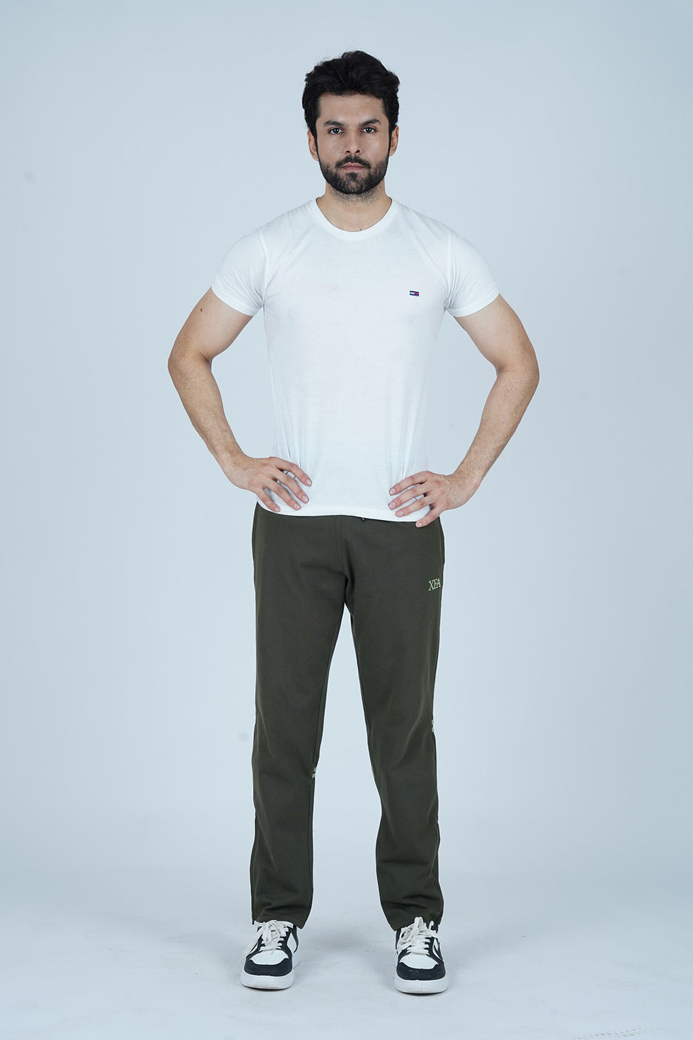 Everyday trousers for men with perfect comfort and modern style. Ideal for daily routine.