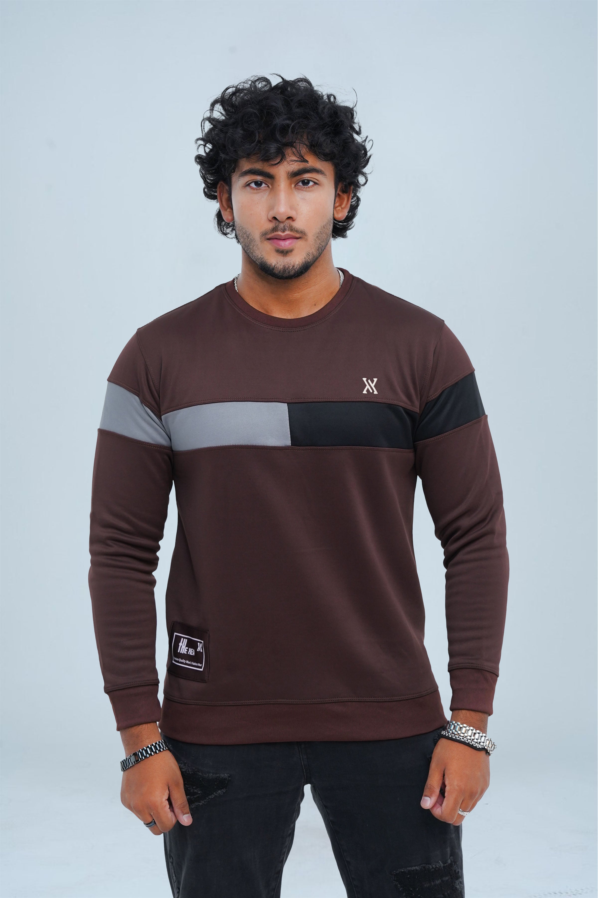 Experience elevated fashion with this elegant brown sweatshirt for men. The color-blocking of black and silver adds a touch of sophistication and inspiration to your daily wear. -  Color Block Sweatshirt Brown - Xea Clothing