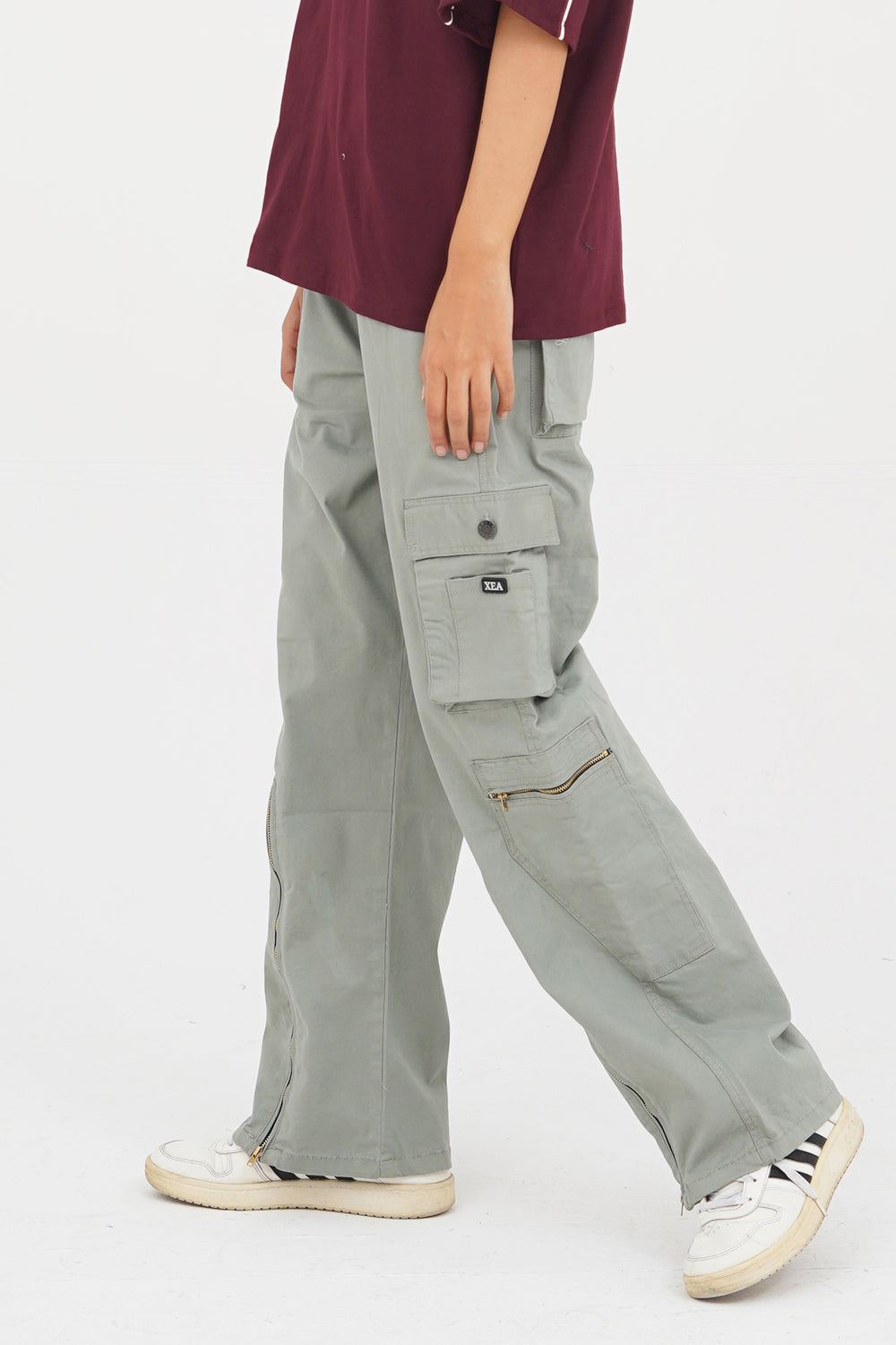 grey cargo pants for men in Pakistan with baggy streetwear fit and zip detail