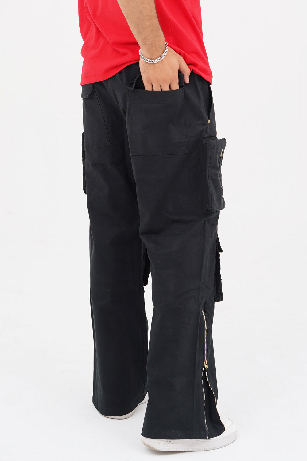 Streetwear black cargo trousers loose fit XEA Clothing Pakistan
